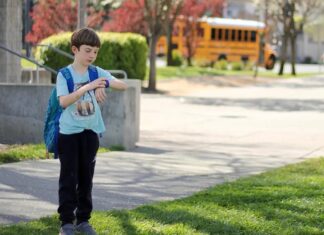 Smartwatche dla dzieci: przewodnik dla rodziców, jak pozostać w kontakcie