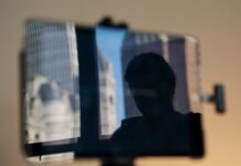 Нью-Йоркські Школи Дозволяють Використовувати ІІ для Планування Уроків, Забороняють Автоматичну Оцінку