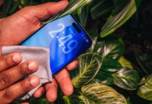 Невидима загроза у вашій кишені: як правильно дезінфікувати смартфон