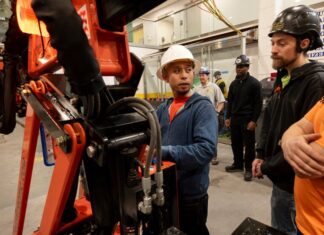 Impian Kerah Biru Baru: Mengapa Generasi Muda New York Berlomba untuk Magang Konstruksi