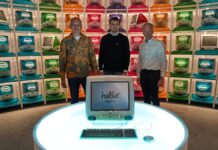 Компанія Apple святкує 50-річчя, коли в Нідерландах відкривається новий музей, який демонструє історію технологічного гіганта