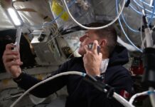 Споживчі технології у глибокому космосі: гаджети на борту місії «Артеміда-II»