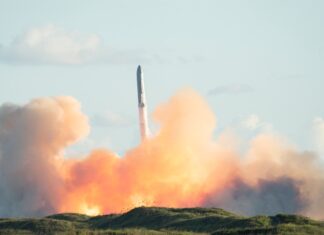 FAA Halts SpaceX’s Starship V3 After Booster Meltdown