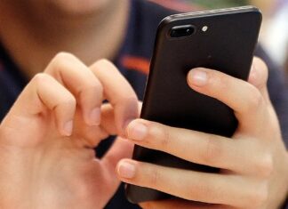 Waarom je sms-duim pijn doet: eenvoudige oplossingen voor handbelasting van smartphones