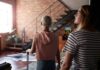Як знайти приховані камери в орендованому житлі на Airbnb або Vrbo